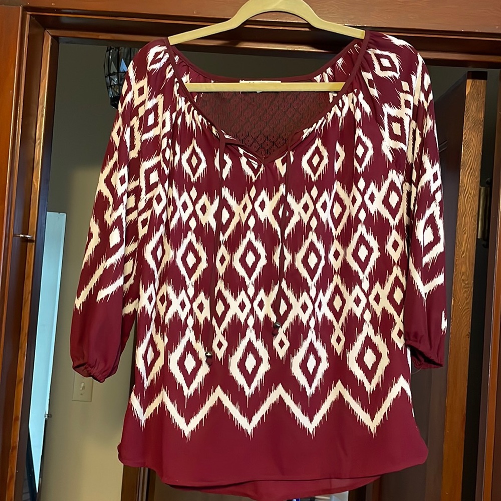 Jolt maroon flowy blouse!